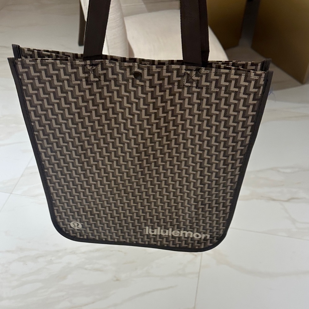 Lululemon taupe and Gray Tote Bag - Picture 2 of 2
